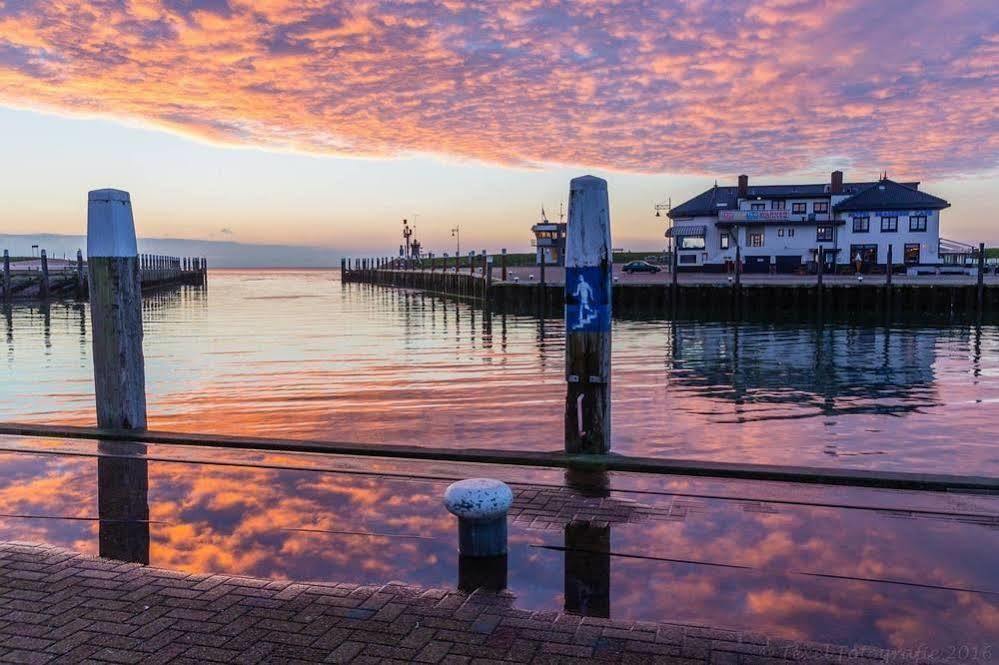 Havenhotel Texel Oudeschild Buitenkant foto