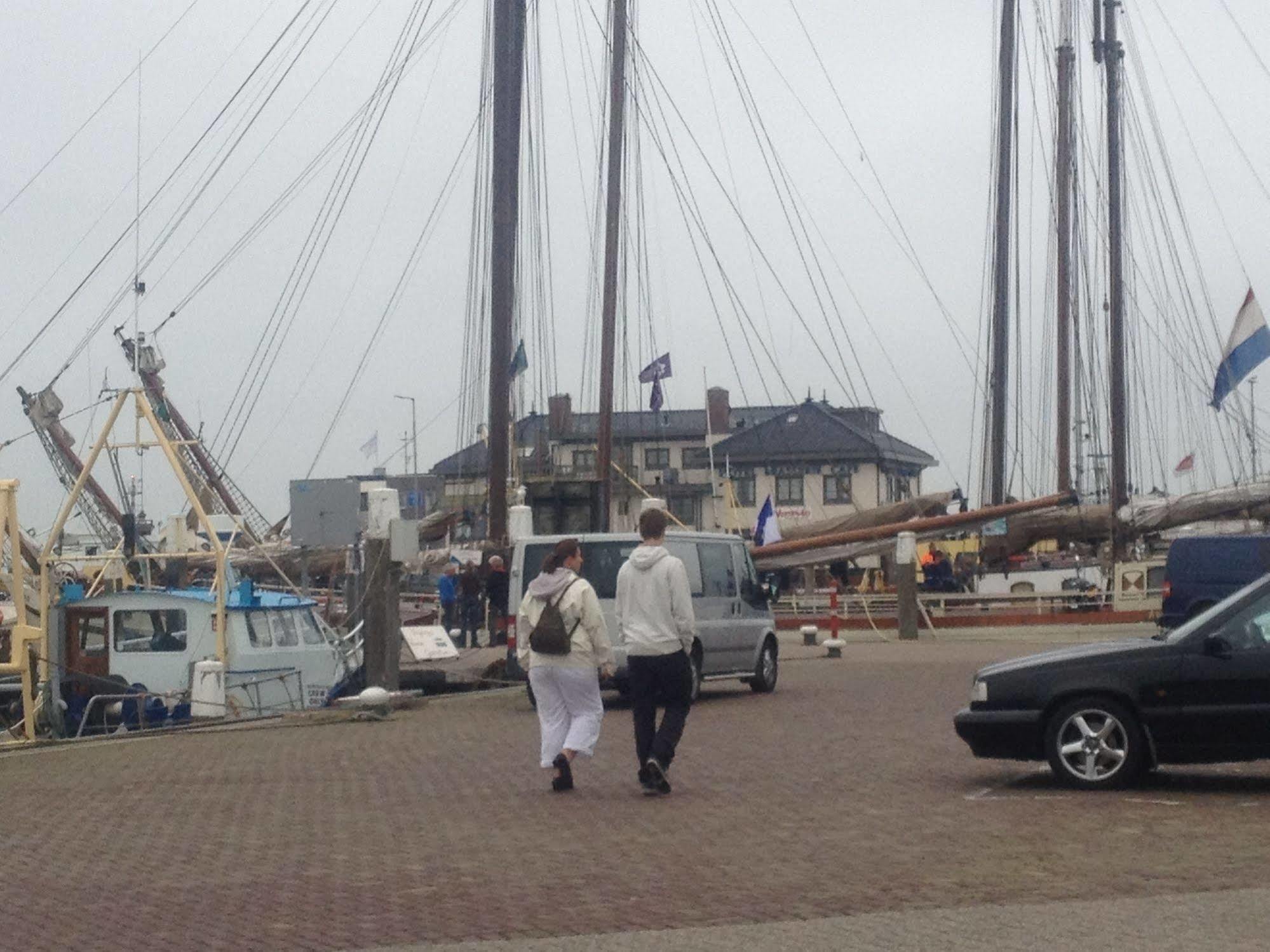 Havenhotel Texel Oudeschild Buitenkant foto